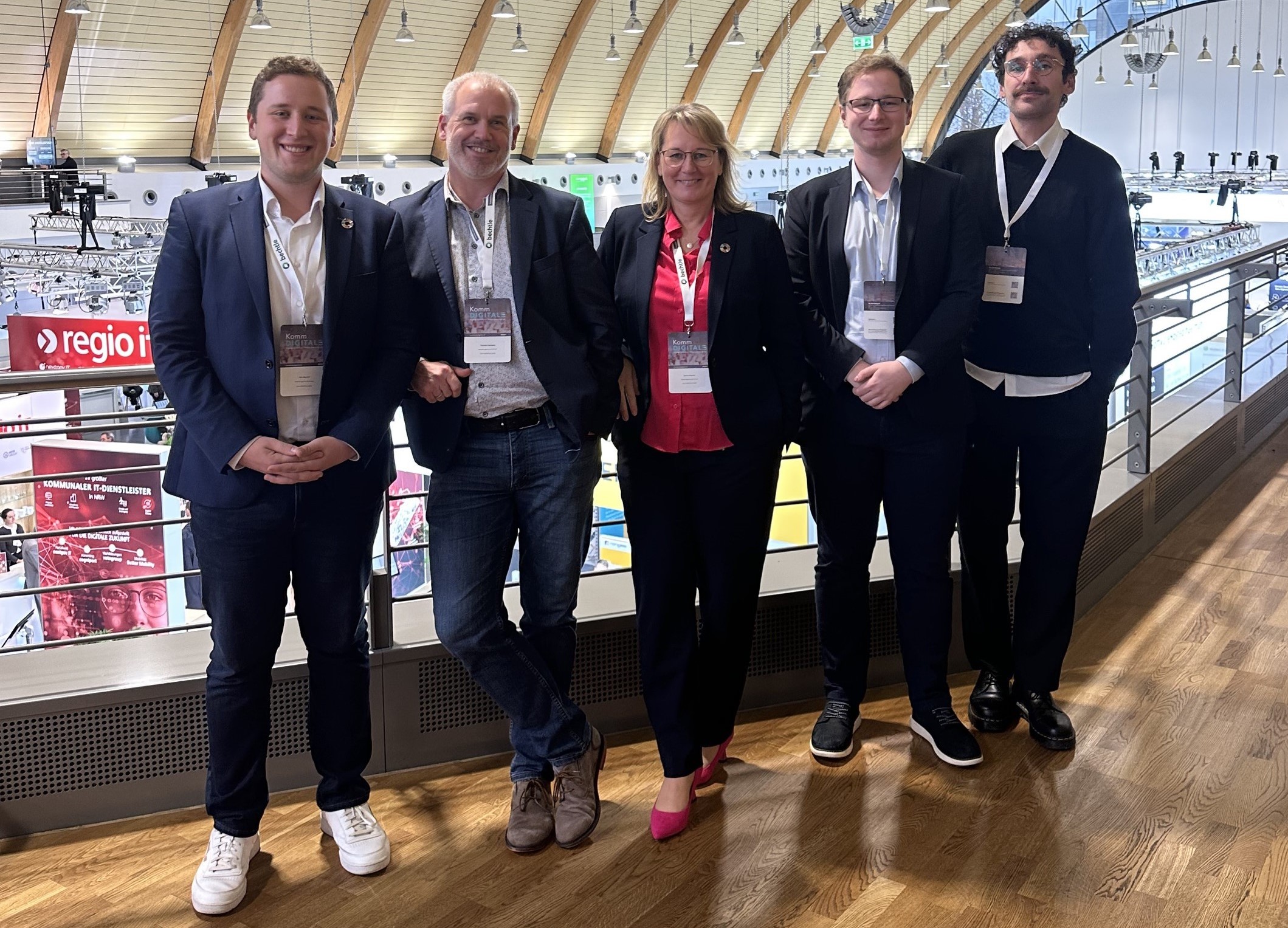 Verwaltungscloud.SH Team auf einer Fachkonferenz - Unser Expertenteam im Austausch mit Branchenpartnern